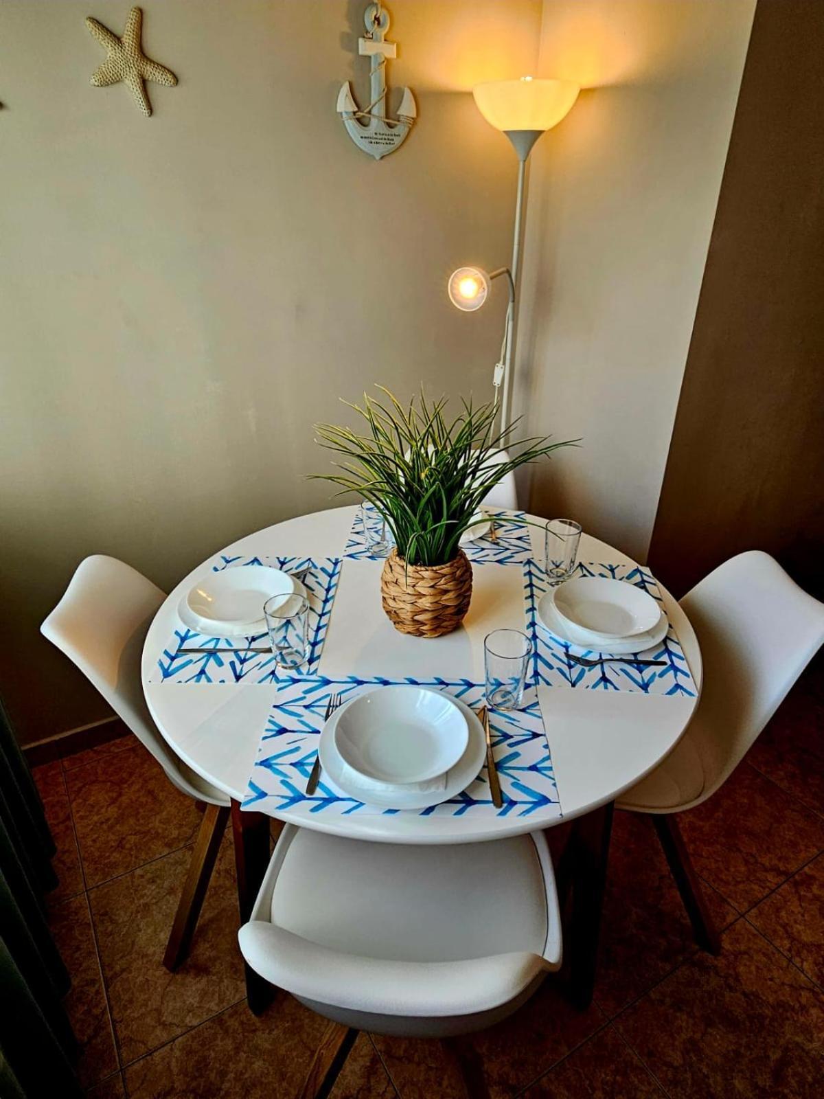 Home4U - Cosy Apartment With Fantastic Terrace 카바나스데타비라 외부 사진