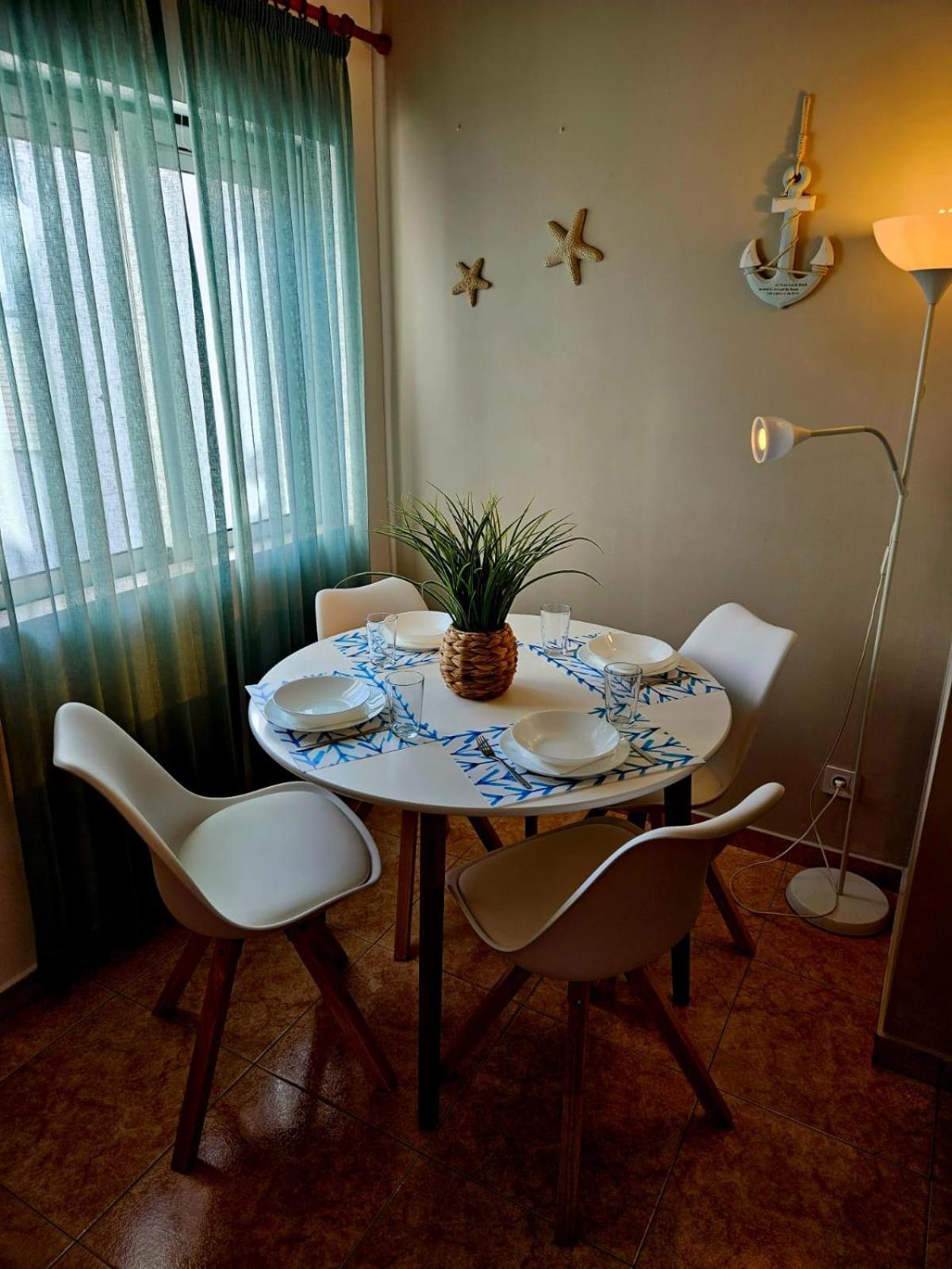 Home4U - Cosy Apartment With Fantastic Terrace 카바나스데타비라 외부 사진