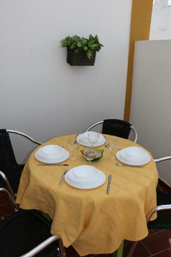 Home4U - Cosy Apartment With Fantastic Terrace 카바나스데타비라 외부 사진